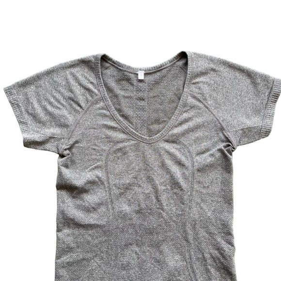 Lululemon Womens 4 Gray Swiftly Tech Short Sleeve Shirt Dri Fit Vneck Athleisure - Picture 2 of 8